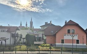 Penzion a restaurace U Strnada